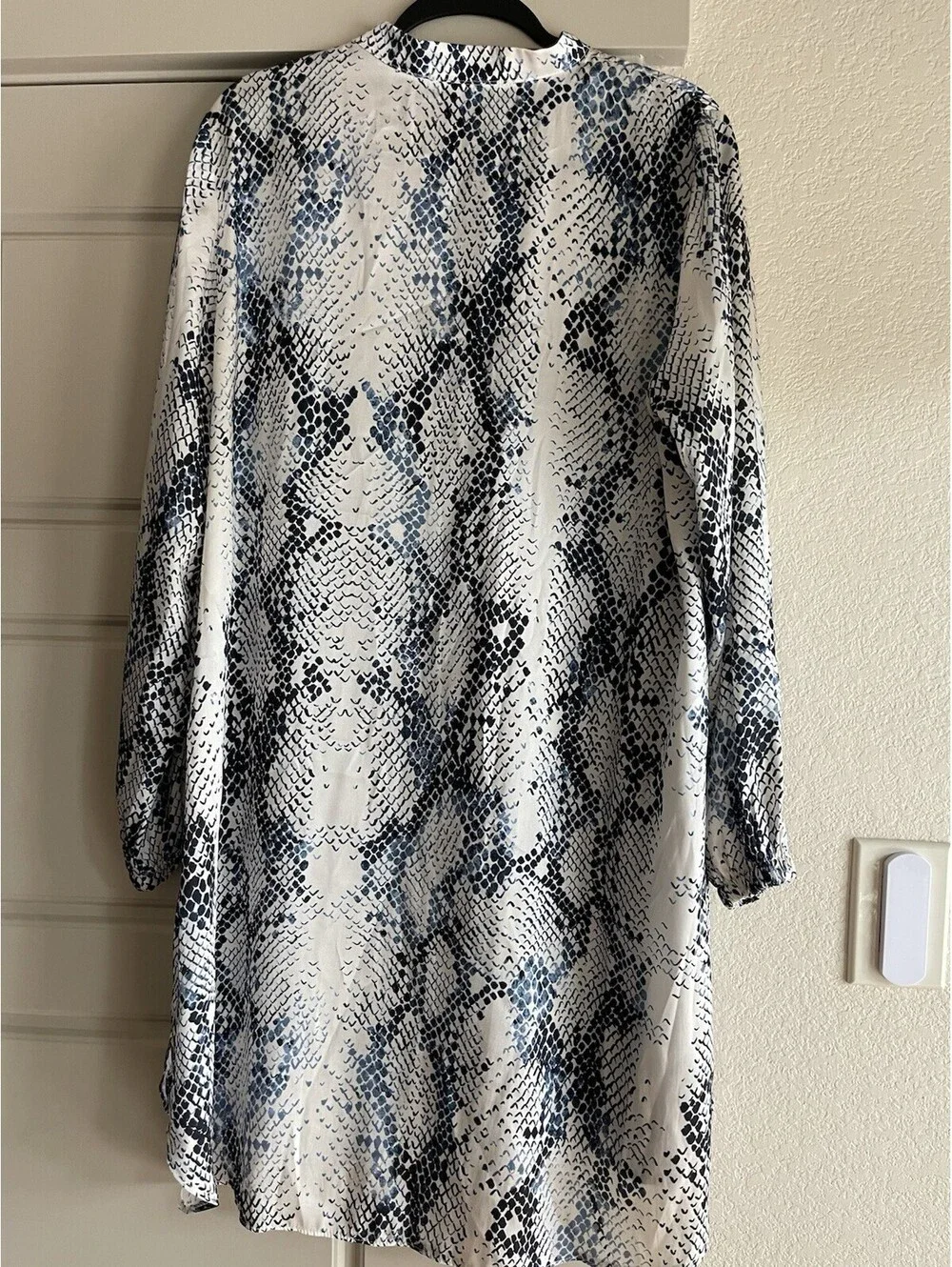 Women’s Snake Print Oversize Shirt Dress With Neck Bow Tie